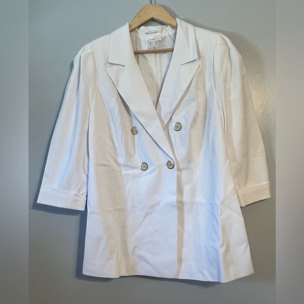 NWT Gorgeous White Short Suit